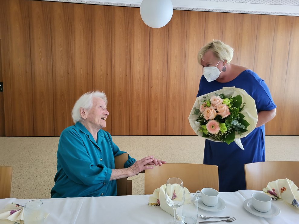 Stadträtin Frau Tretthann Anita überbrachte die Glückwünsche der Gemeinde Bad Vöslau.