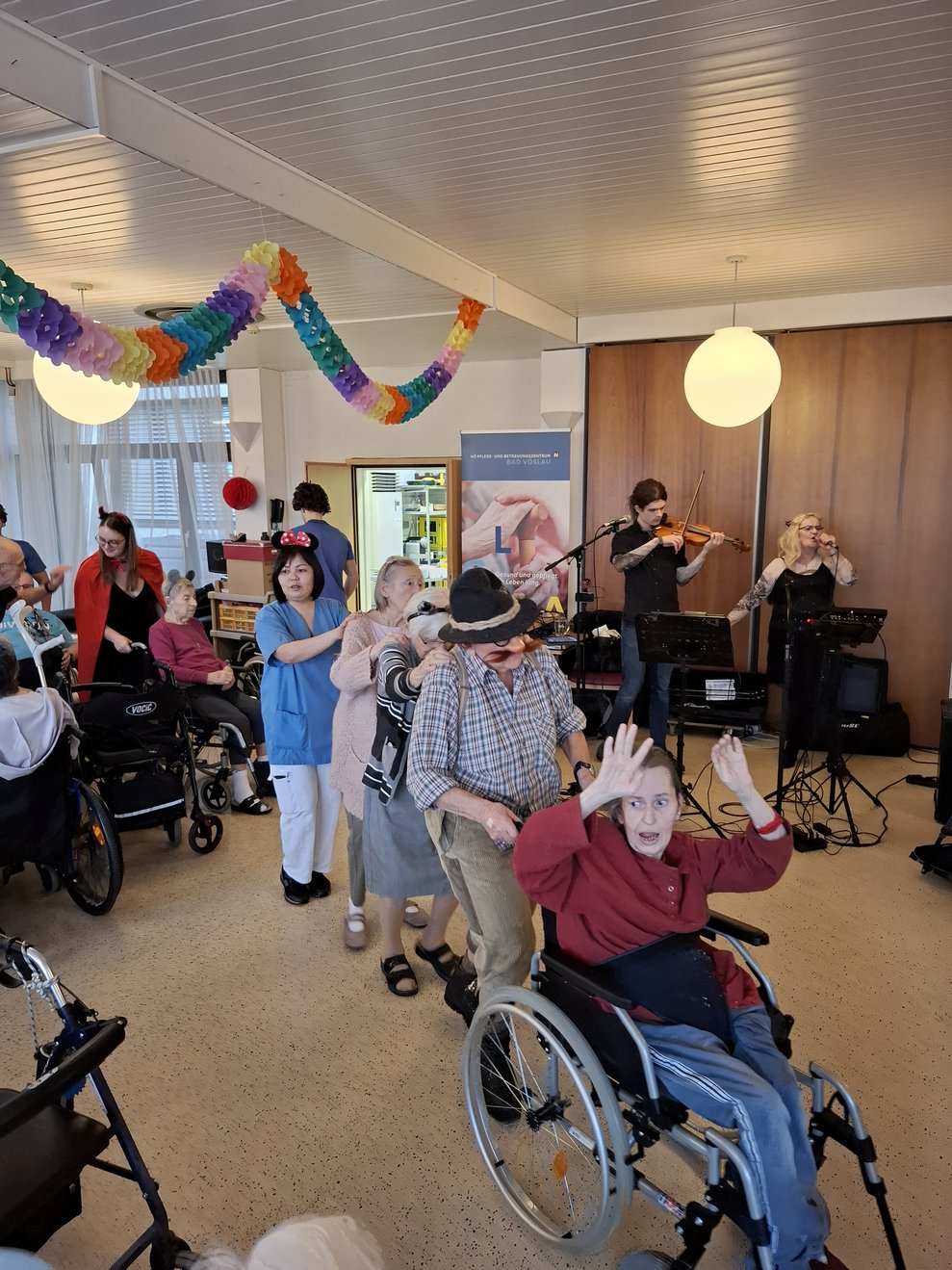 Ausgelassene Stimmung bei der Polonaise.