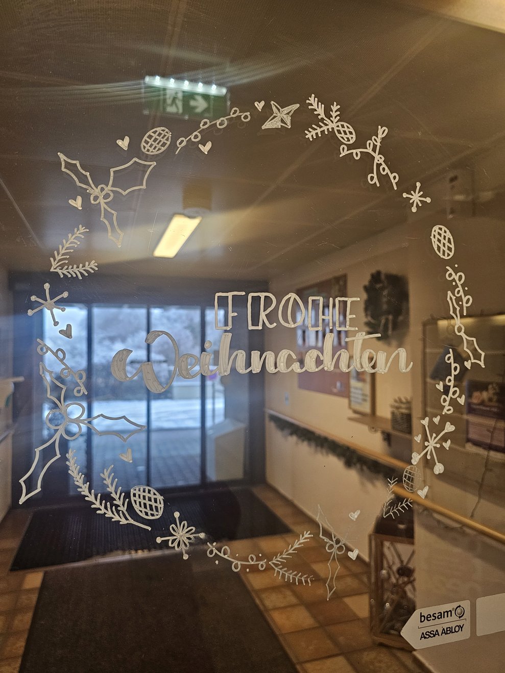 Wir wünschen allen Frohe Weihnachten!