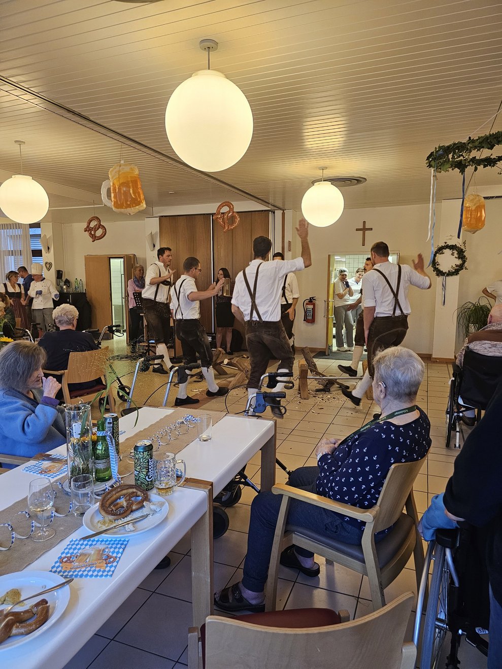 Die Tiefenbacher Schuhplattler waren die Sensation auf unserem Oktoberfest. 